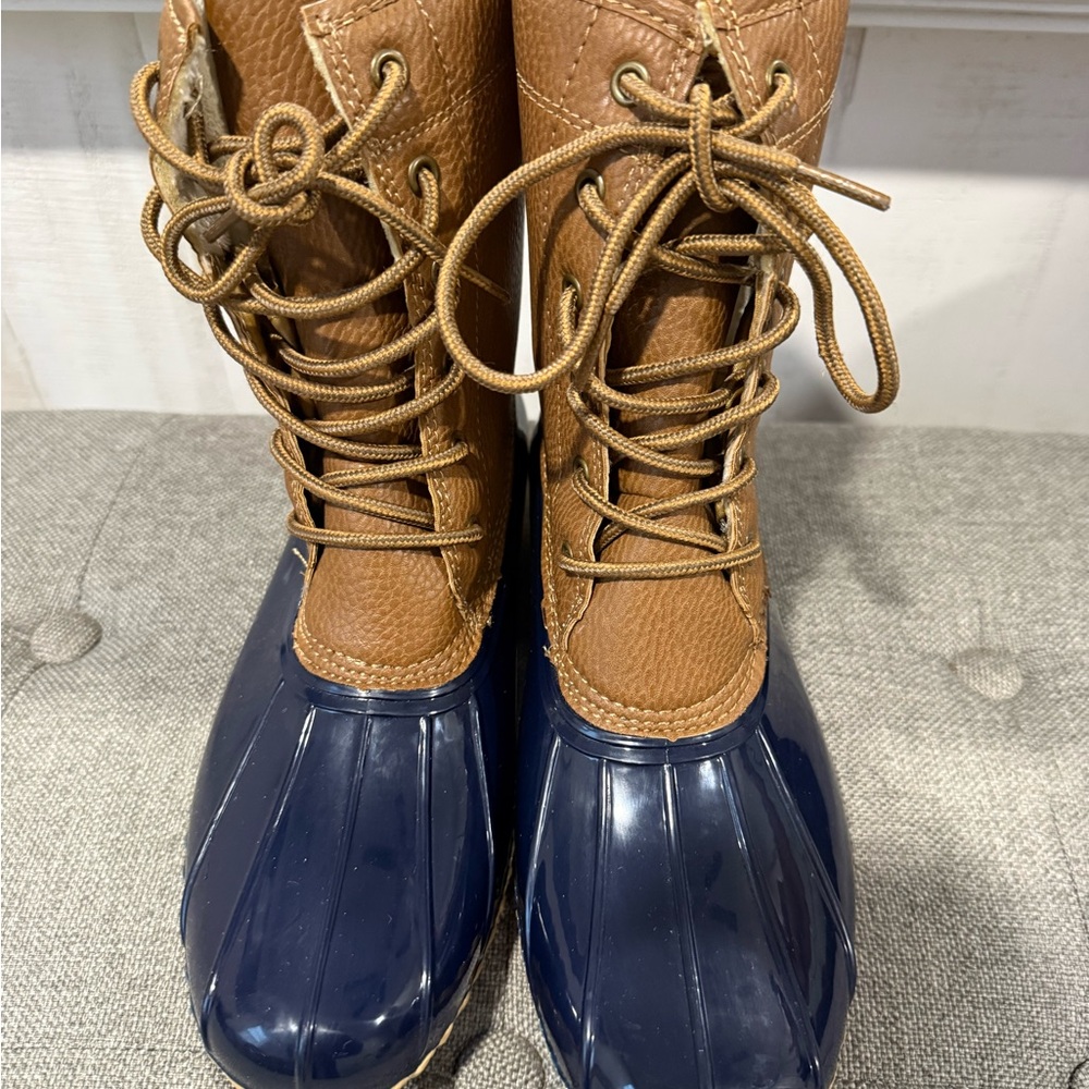 JBU Brown & Navy Lace-Up Duck Boots Sz. 10